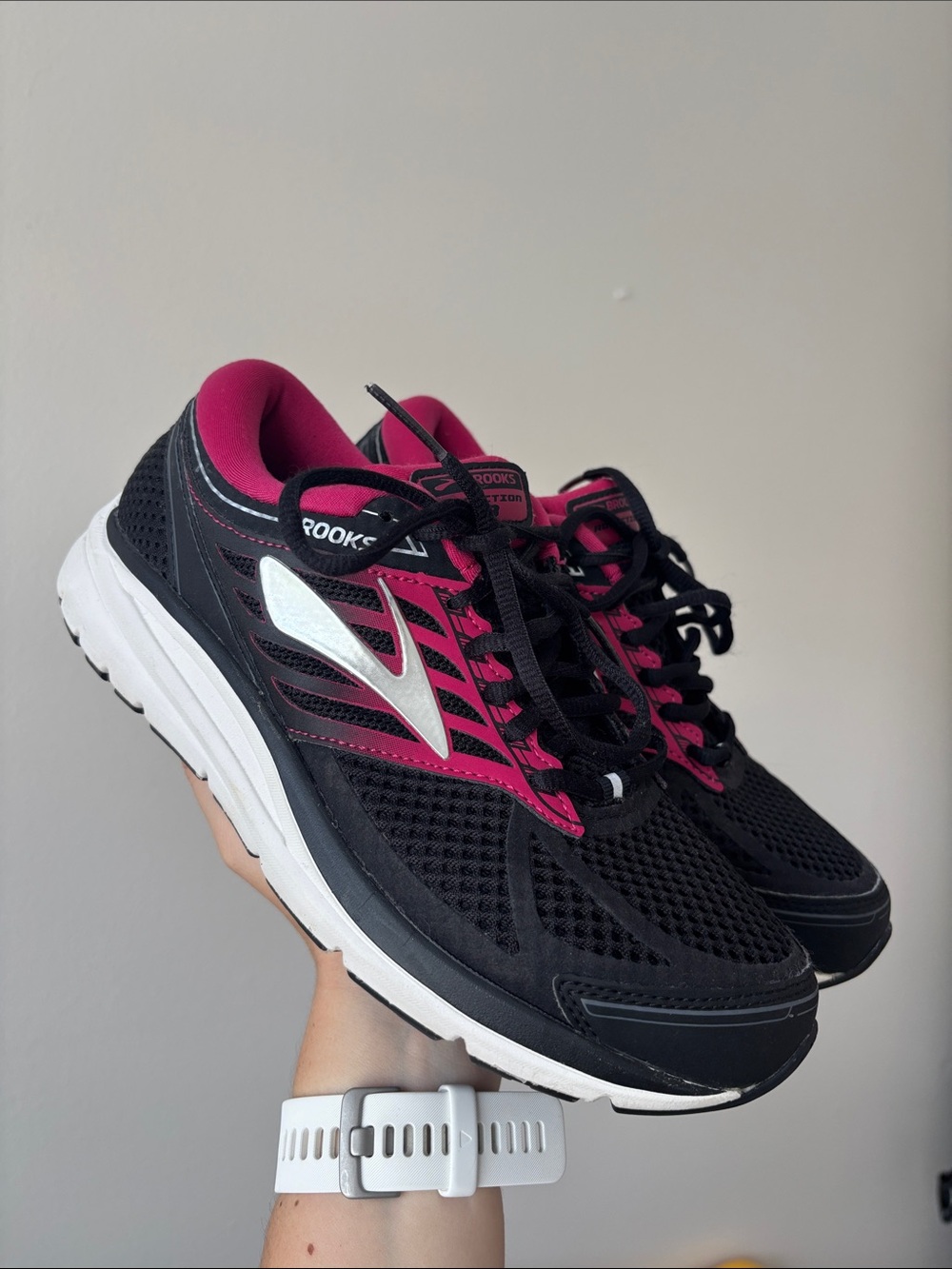 NWOT Brooks Women's Size 8.5 Addiction 13 Black Pink Running Sneakers lace ups